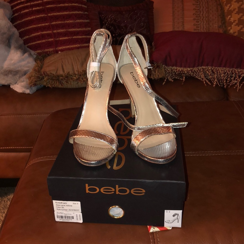 new in box BeBe silver heals size 9